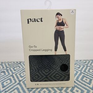 Pact Black Cropped Leggings, M